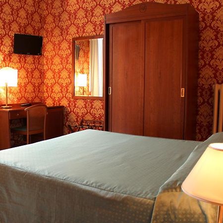 Hotel Beatrice ฟลอเรนซ์ ภายนอก รูปภาพ