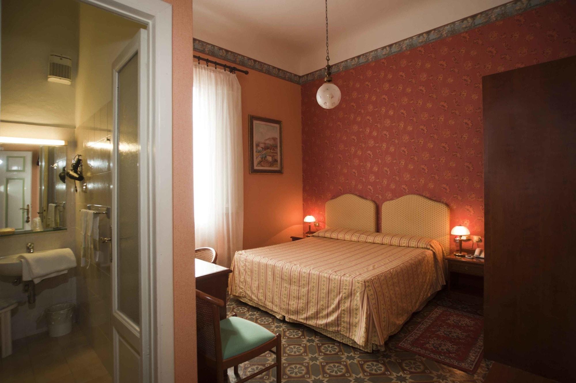 Hotel Beatrice ฟลอเรนซ์ ภายนอก รูปภาพ