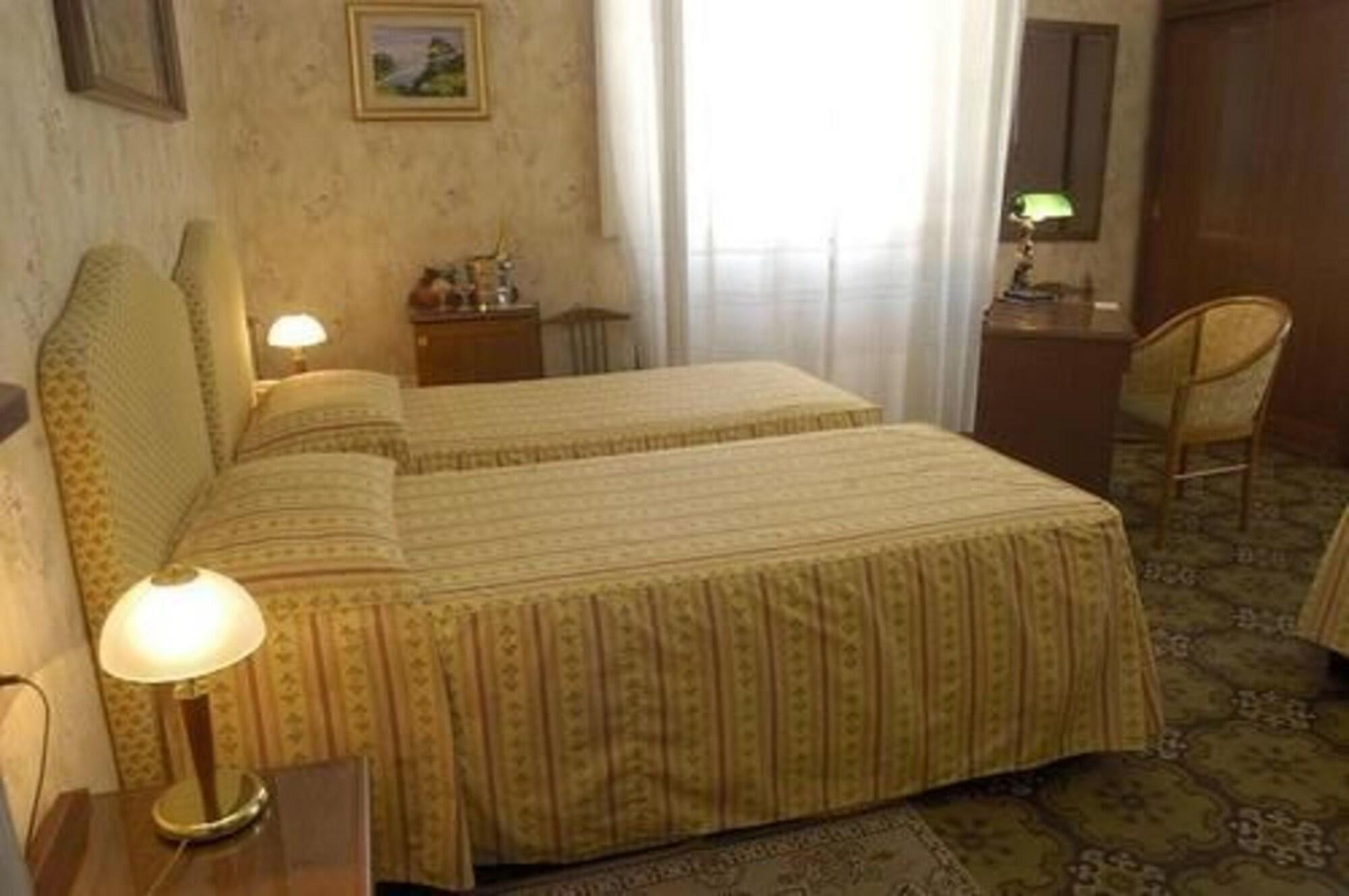 Hotel Beatrice ฟลอเรนซ์ ห้อง รูปภาพ