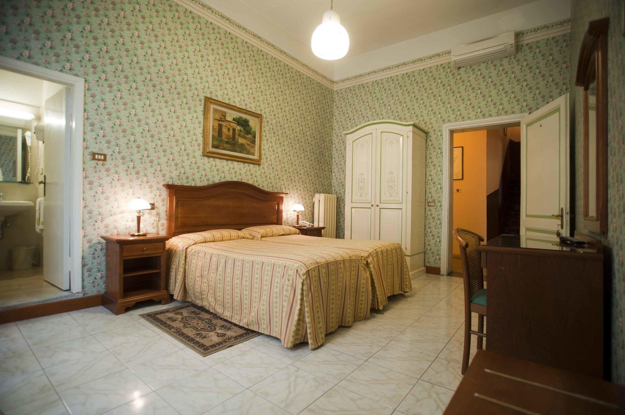 Hotel Beatrice ฟลอเรนซ์ ภายนอก รูปภาพ