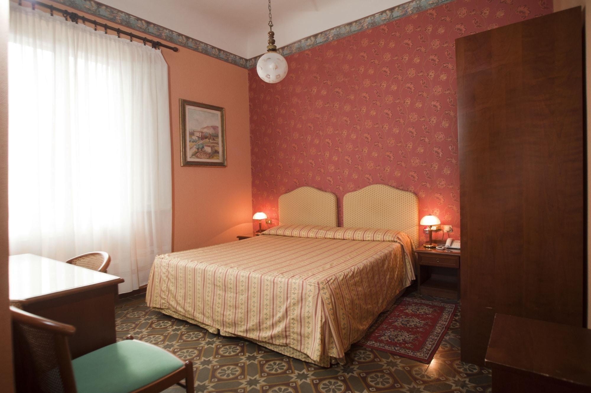 Hotel Beatrice ฟลอเรนซ์ ภายนอก รูปภาพ