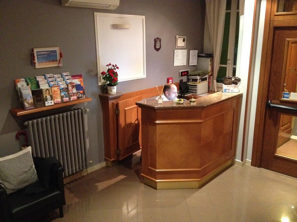 Hotel Beatrice ฟลอเรนซ์ ภายนอก รูปภาพ